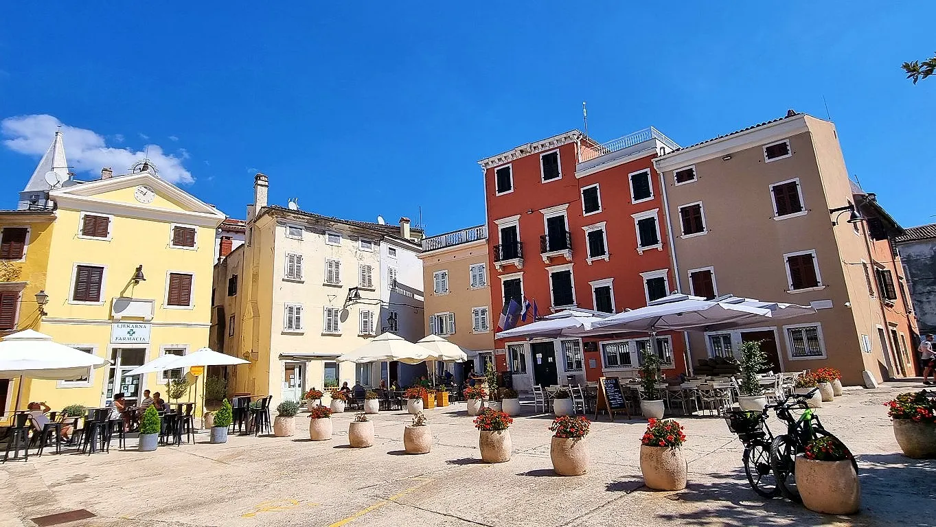 Street and square in the old town of Vrsar